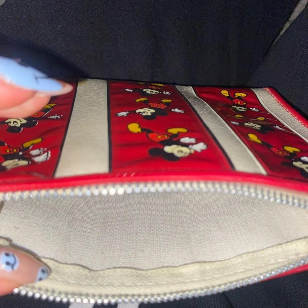 Vintage Mickey Mouse Vinyl Bag 1968 Red with Cream - Walt Disney Productions - Picture 6 of 7